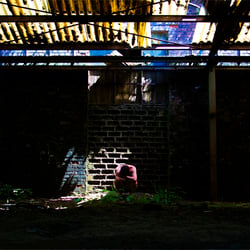 naked room