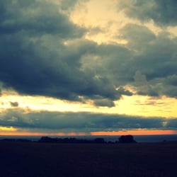 ein Sturm kommt auf…und reißt uns hinab