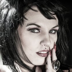 Vampir Styling für Nageldesign Werbung