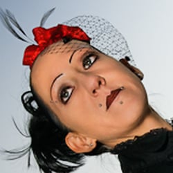 Model: Laura / FFM
