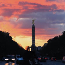 STRASSE · DES · 17. · JUNI