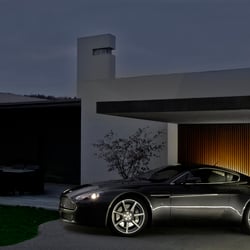 Aston Martin Vantage-01