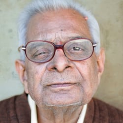 old-man-with-red-glasses-v4 bk 1500px-2
