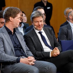 Robert Habeck Dr. Robert Habeck Bundesminister für Wirtschaft und Klimaschutz