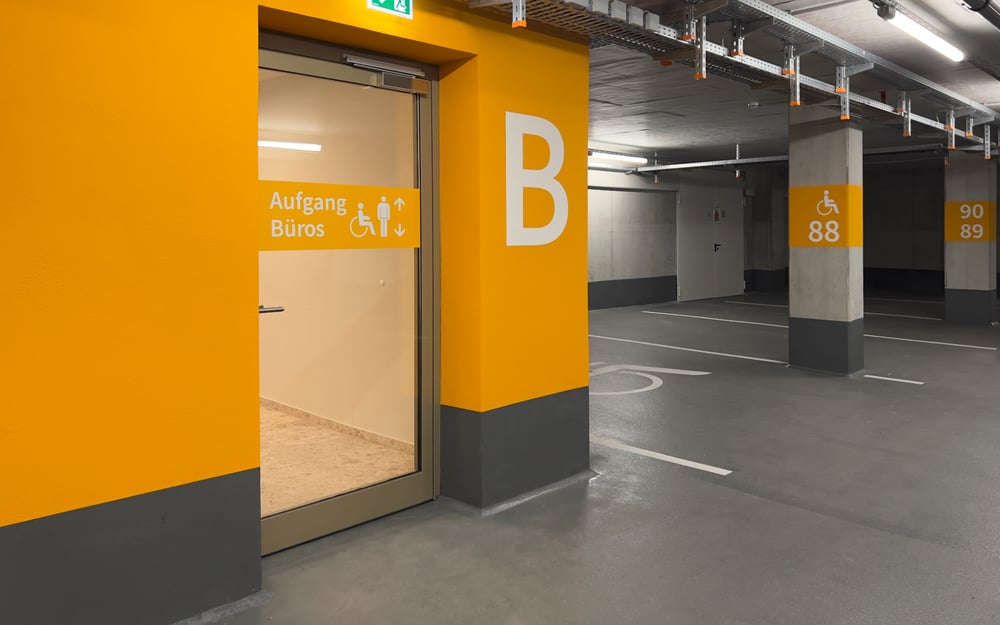 Gestaltung Wegeleitsystem Parkgarage Berlin Schönefeld