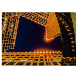 Fassade des LEO erstrahlt im CI-Orange der ING-DiBa