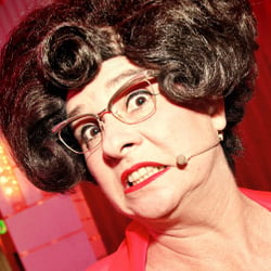 Dr. purse Helga Schneider am Zürcher Aerzteball