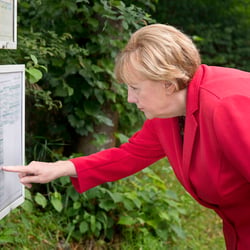 - merkel impossible –  busfahren