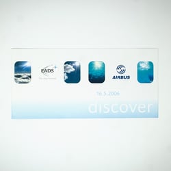 Airbus | discover | Folder im Rahmen des Event-Designs auf der ILA in Berlin