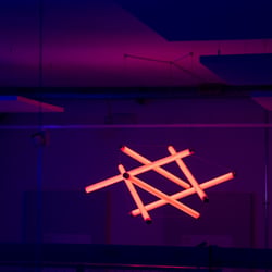 Tensegrity In Blau Rot