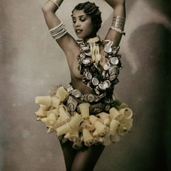 Einweg Josephine Baker