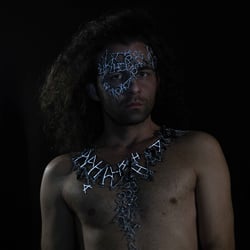 ahhh neckless, reflektor filament, 2017, model: suha arda soykan