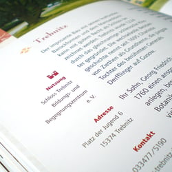 Edle Schriftwahl, Typografie und Farbbgebung spiegeln die Bedeutung dieser Kulturlandschaften wieder.