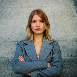 Portrait-Analog-Fotograf-Fotografie-Johannes-Ziegler-München-Deutschland-Photographer-Photography-Silke
