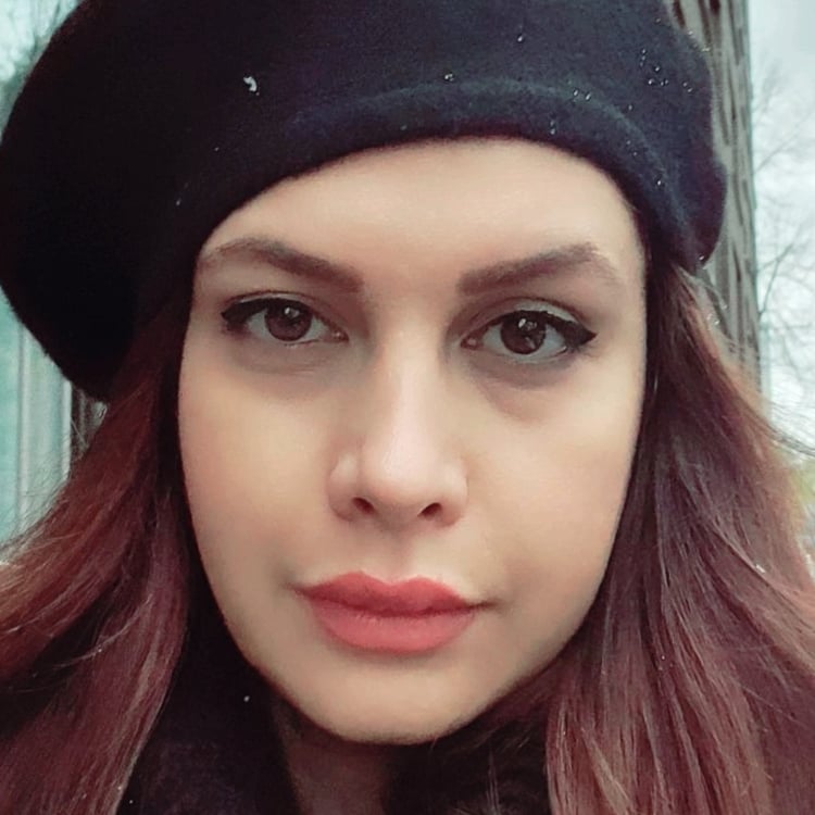 Neda Kooroshi