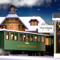 Teil eines Textilbanners für die Ausgestaltung eines Weihnachtsmarktes in einer Fabrikhalle