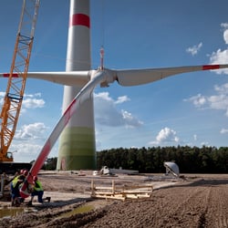 Der Rotor wird in die Vertikale gedreht