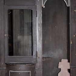Alter Beichtstuhl