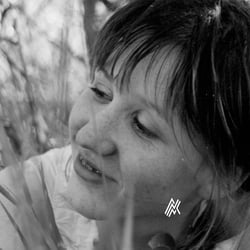 Women Shooting / 2004
