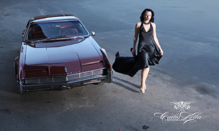 Girls & legendary US-Cars