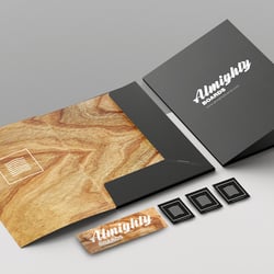 Almighty Boards – Design eines Promotionpaket für deren Messeauftritt