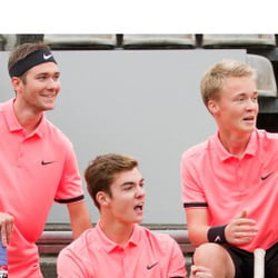 Katalog Nike 2018 – Nike Court Team Wear
