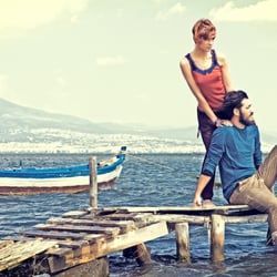 Eva Harris and Stratos Afentoulis in „Fisherman’s Friend“