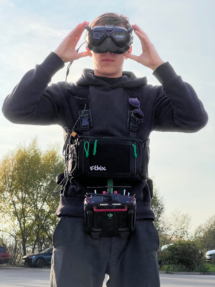 Drohnenpilot im Einsatz