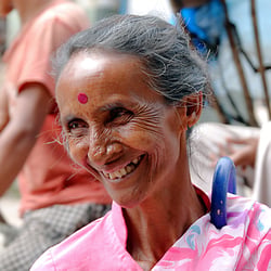 Frau in Kathmandu