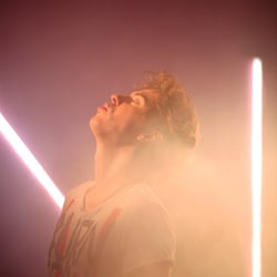 Fotografie/Band ll dreht Video