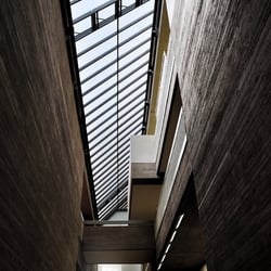 Besuchen Sie www.martinrohrmann.com – oder speziell für Architekturfotografie: www.rohrmann-architektur.de