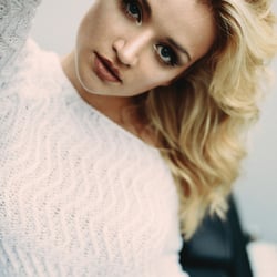 SabrinaGuthier ModelG-1021-finalweb