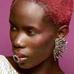 photo: Tamara Hansen Photography model: Sarah @ modeldistrict Hair&makeup: Agnes Hecking styling: von mir / C.  Musitowski