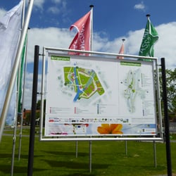 Infobanner und Bauzäune etc
