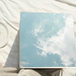 head full of clouds