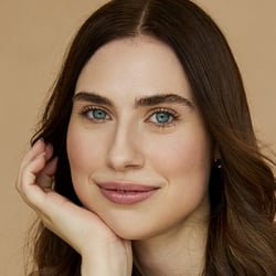 Natürliches Commercial-Portrait für Sedcards und Modelportfolios mit freundlicher Ausstrahlung