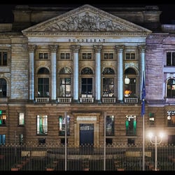 #WeRemember-Projektionen auf die Fassade des Bundesrates, 22.01.2022