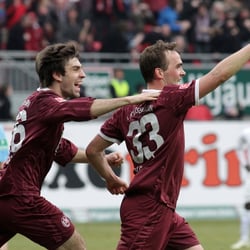 Jimmy Hoffer – Erwin Hoffer, österreichischer Nationalspieler, jubelt nach seinem Siegtor gegen Freiburg in der Nachspielzeit.