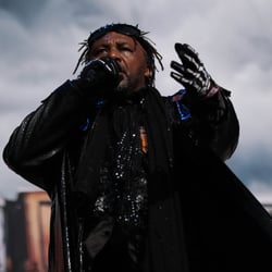2023−08−18 08 Skindred-13