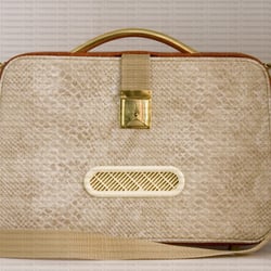 Radiohandtasche Akkord U61 beige-rot back