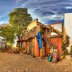Südlicher Flair im Hinterhof