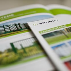 HERAS ADRONIT: Neugestaltung von Logo und Medien