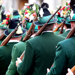 schultert das gewehr!