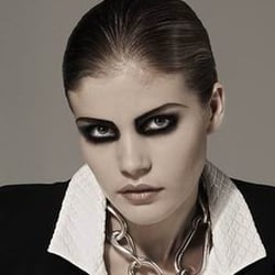 Make-up/Hair/ Produktion: Isabell von Ohlshausen