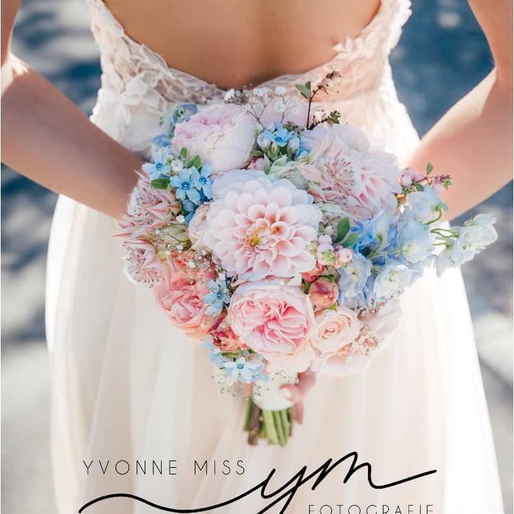 Yvonne Miss