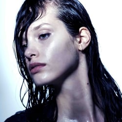 Fotograf: Alexander Knöll MakeUp & Hair: Anna Tsoulcha