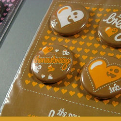 The New Breeze – Buttons