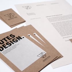 VERONIKA PETERS / Geschäftsausstattung mit Flyer