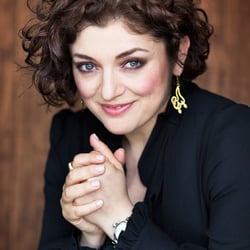 Nahid Shahalimi bei Mila Pairan