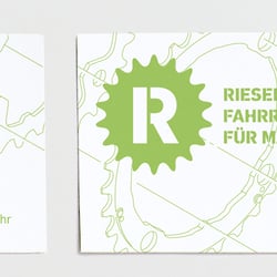 Zoom auf die sich auf der Rückseite fortsetzende Grafik der Visitenkarten.
